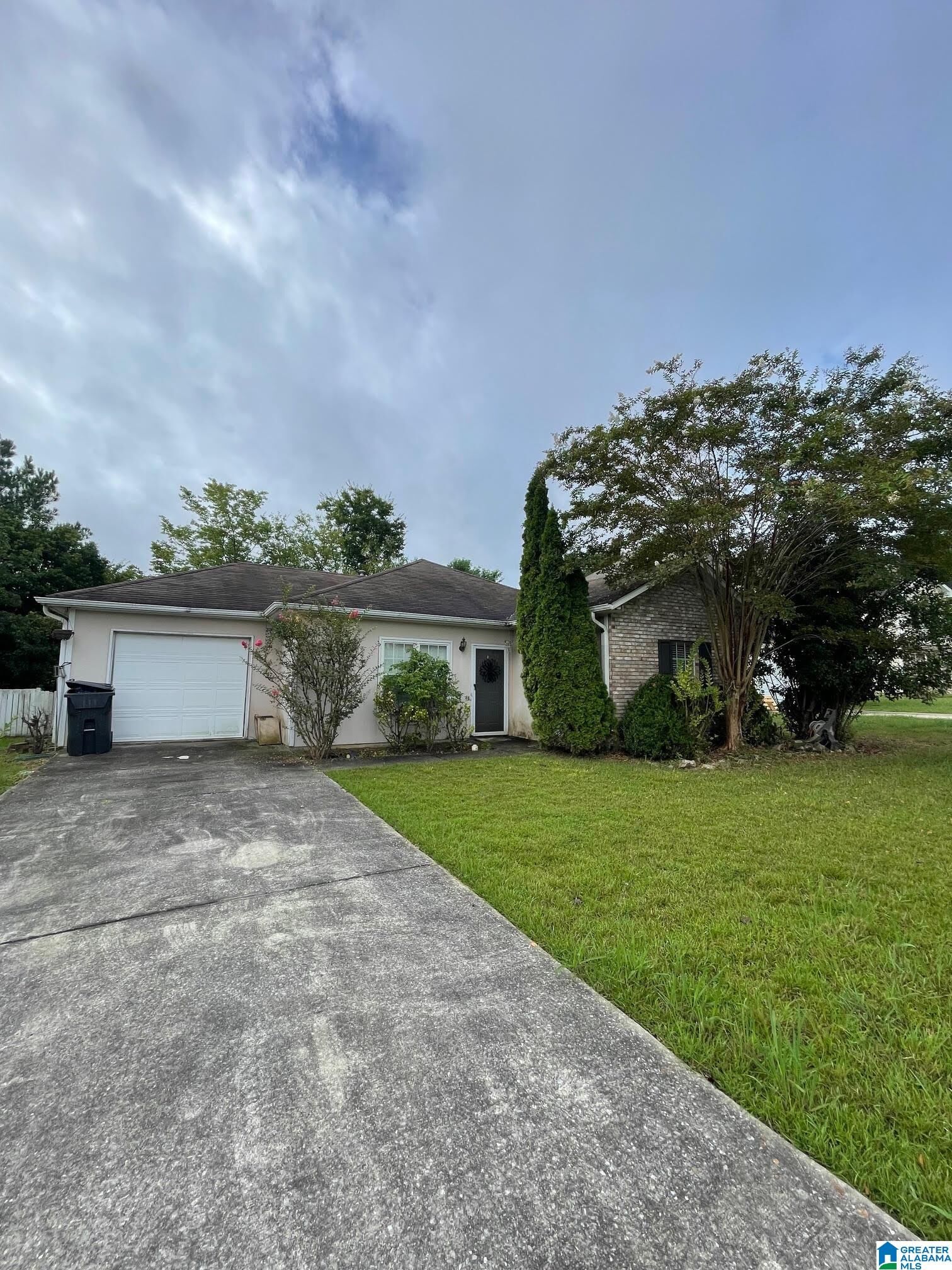 Property Photo: 401 Meriweather Lane AL 35040