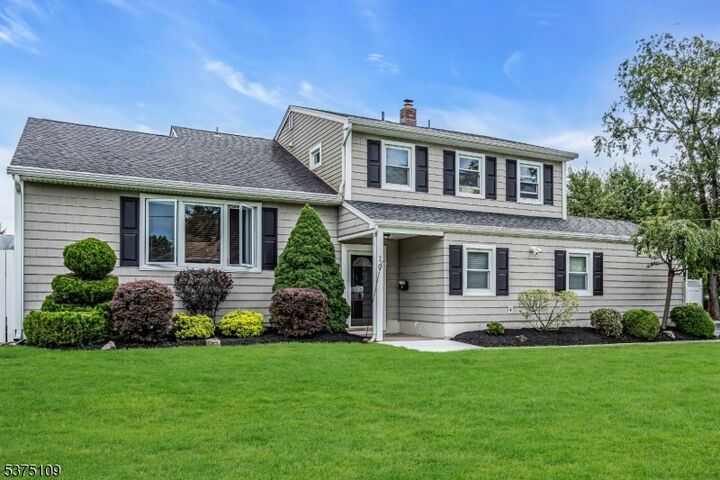 Property Photo:  10 George St  NJ 07080 