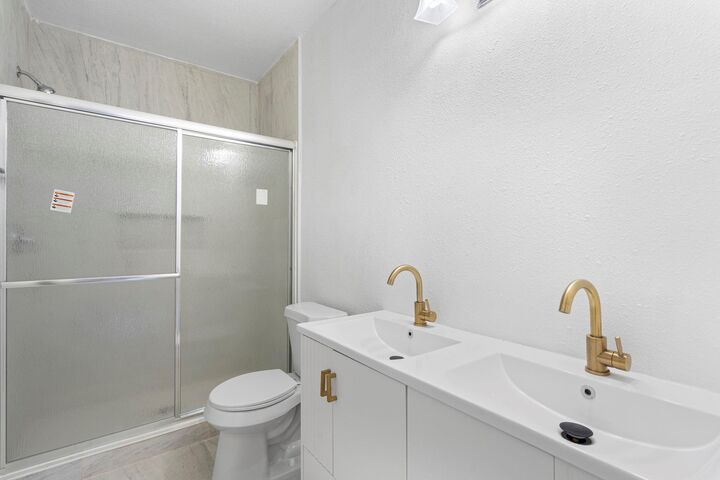 Property Photo: 6633 Avenue T TX 77011