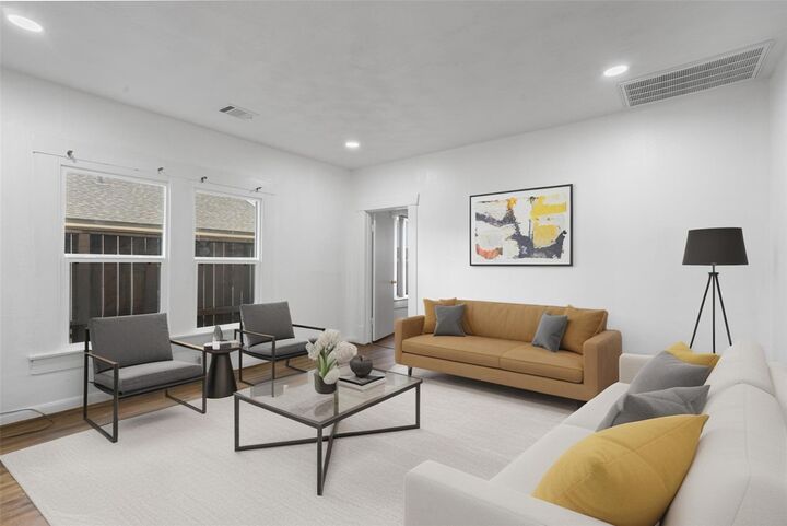 Property Photo:  6633 Avenue T  TX 77011 