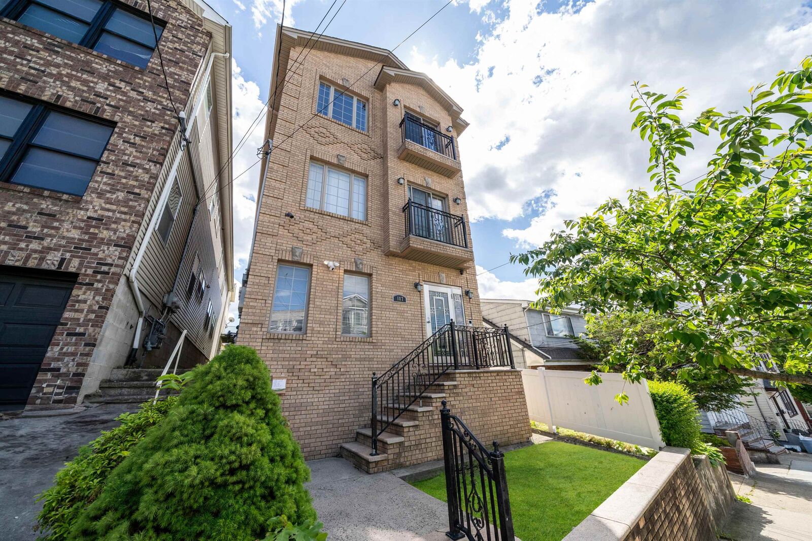 Property Photo:  187 Zabriskie St  NJ 07307 
