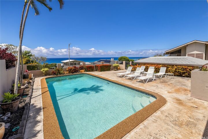 1410 Ehupua Street  Honolulu HI 96821 photo