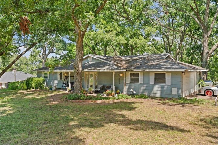 Property Photo:  111 Timberlane Drive  KS 67337 