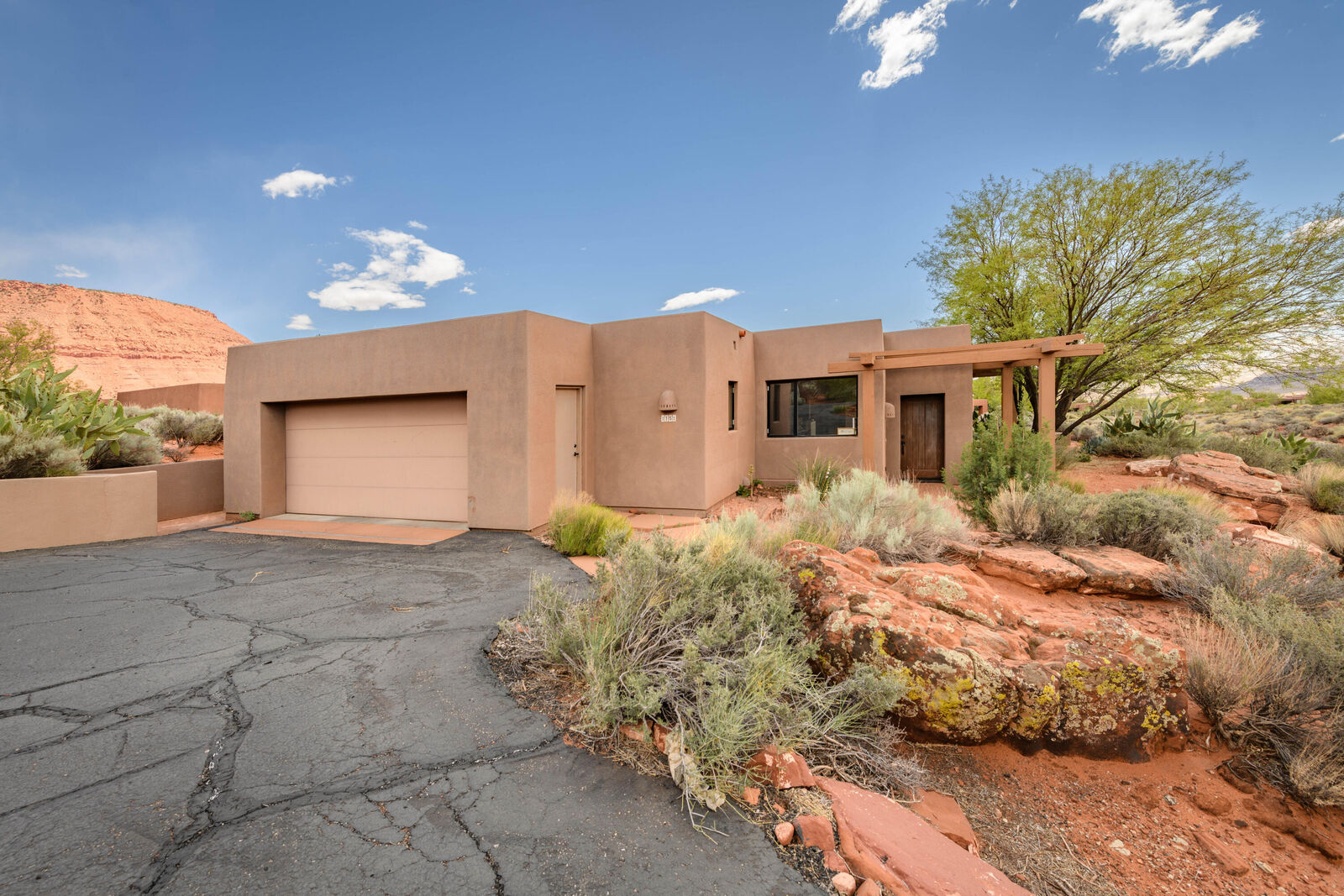 Property Photo: 1151 W Shawnee Ct UT 84738