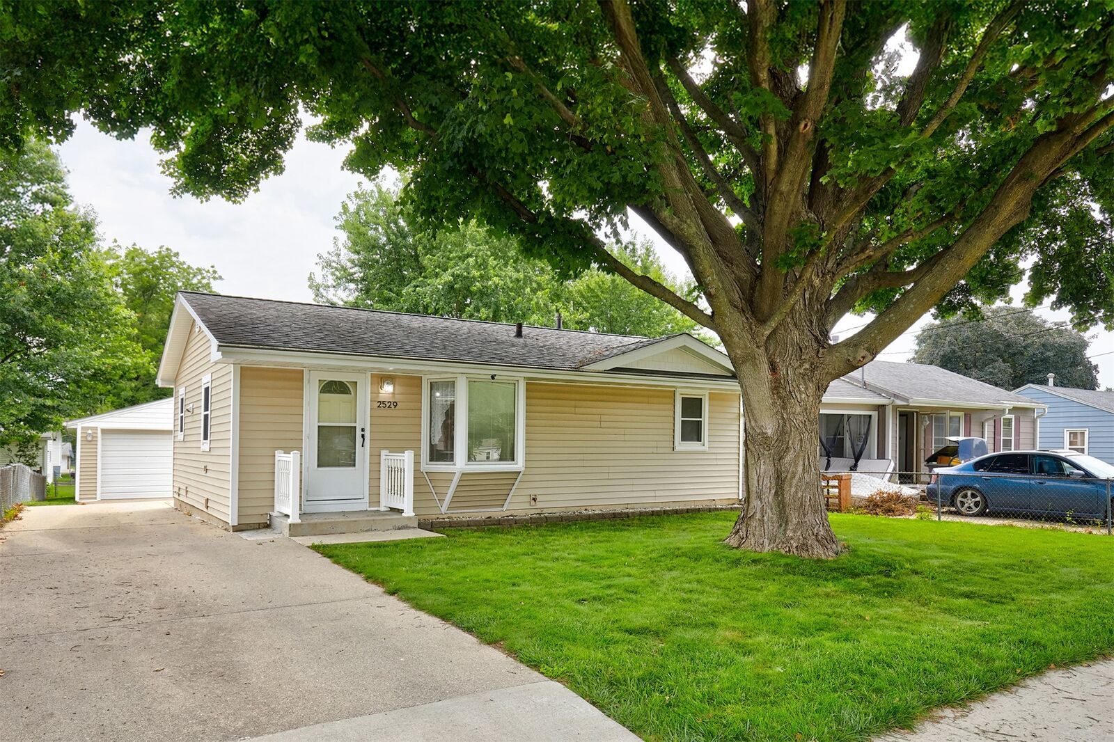 Property Photo:  2529 Williams Street  IA 50317 