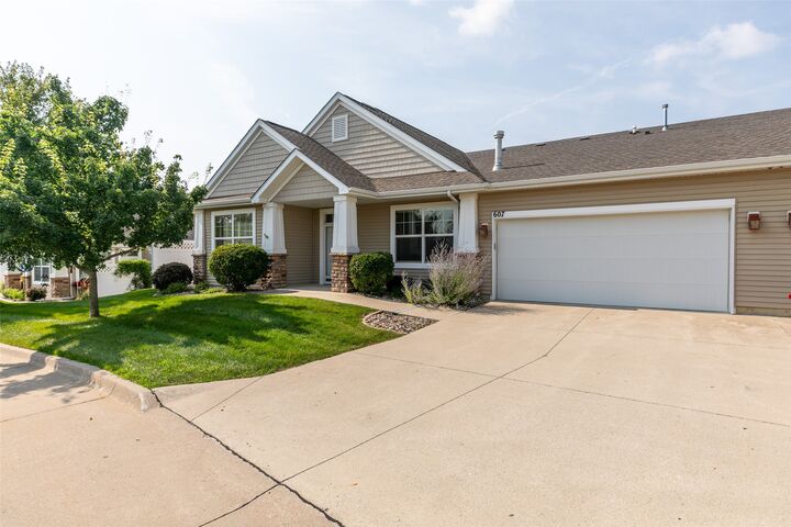 Property Photo: 607 Sienna Ridge Drive IA 50266