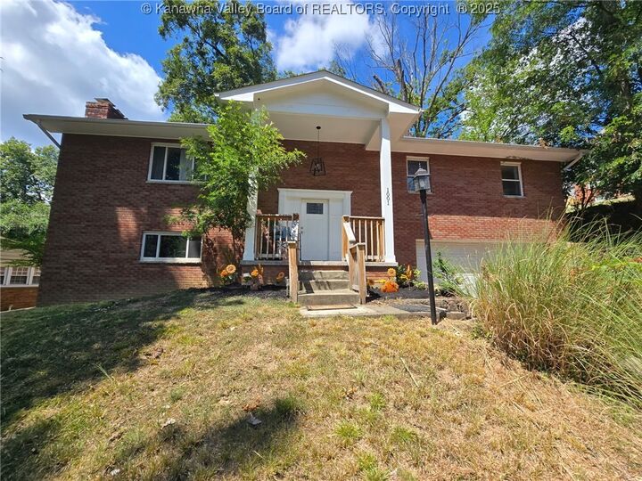1001 Summit Drive  Charleston WV 25302 photo