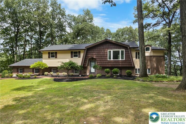3571 Oak Ridge Drive  Slatington Borough PA 18080 photo