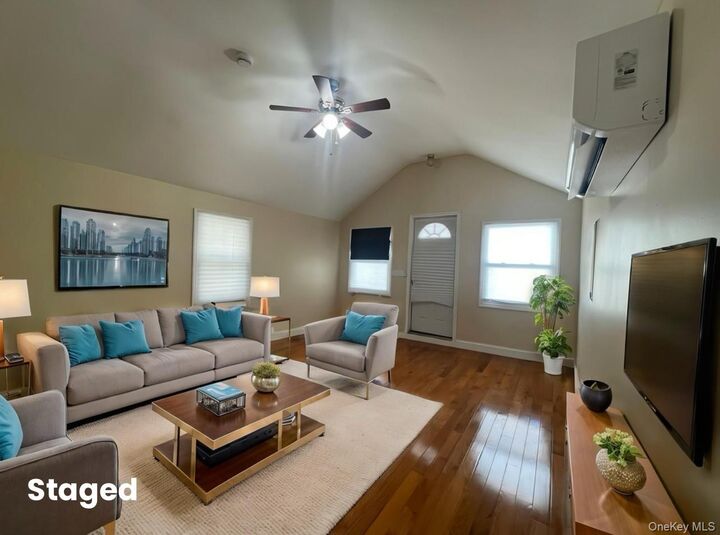 Property Photo:  1101 Harding Park  NY 10473 