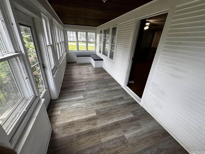 Property Photo:  802 5th Ave N  IA 50459 