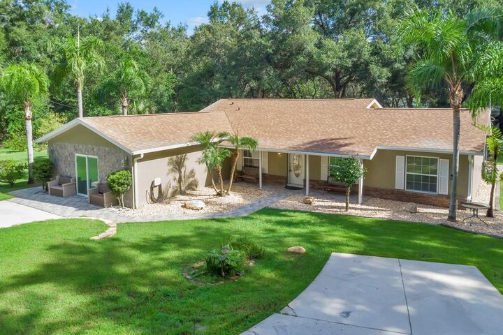 Property Photo: 2619 W Ponkan Road FL 32712
