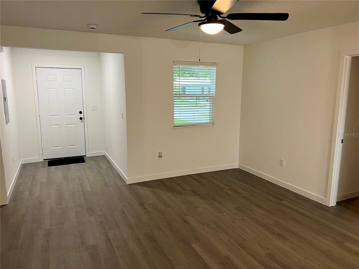 Property Photo: 618 Foster Avenue FL 34787