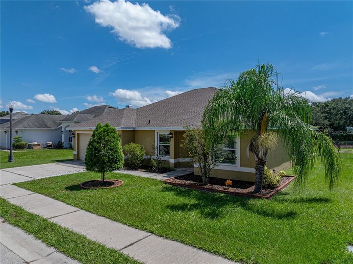 Property Photo:  3039 Fort Socrum Village Boulevard  FL 33810 