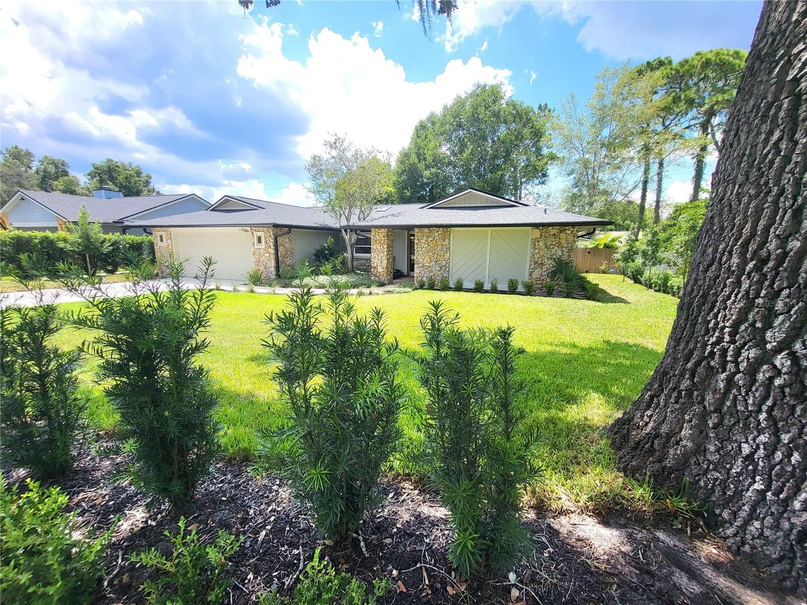 Property Photo: 214 W Cottesmore Circle FL 32779