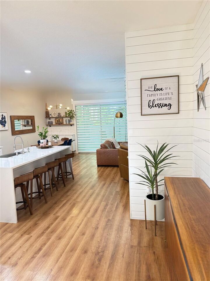 Property Photo: 310 Maybeck Court FL 32771