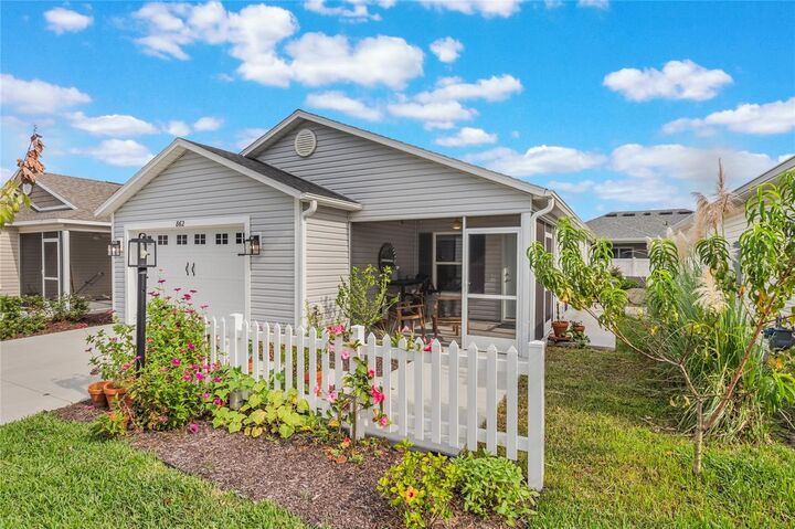 Property Photo:  862 Spring Avenue  FL 34762 