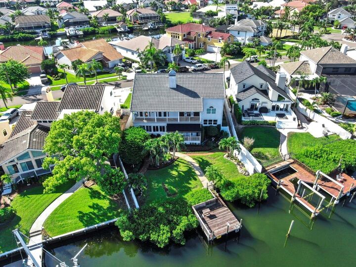 Property Photo: 929 Symphony Isles Boulevard FL 33572