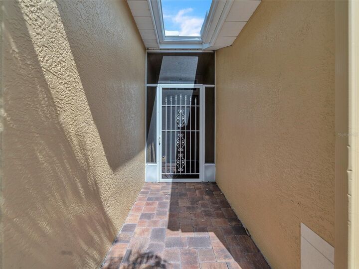 Property Photo:  2237 Mayfield Palms Lane 2237  FL 33573 