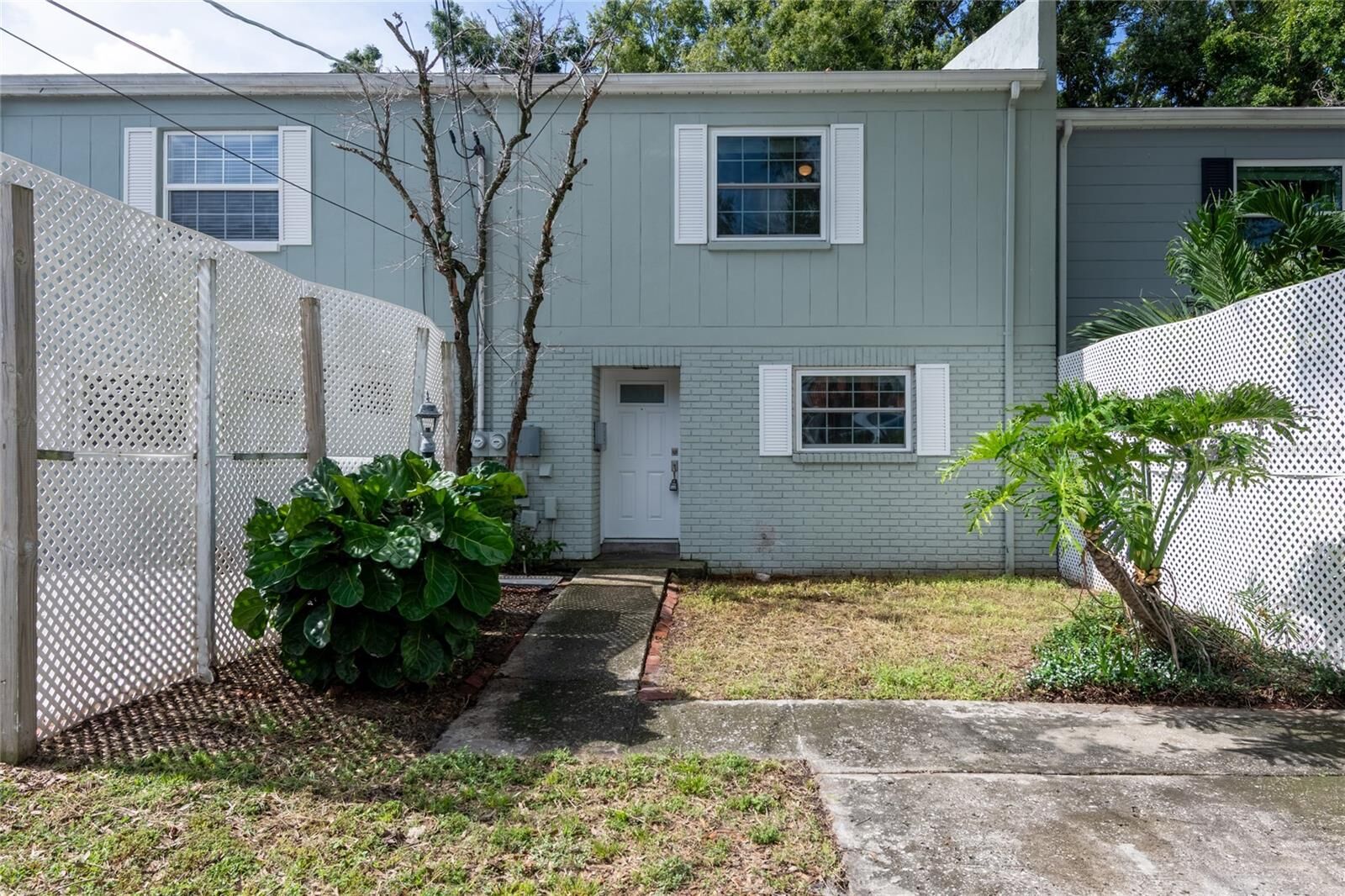 Property Photo: 3202 W De Leon Street B FL 33609