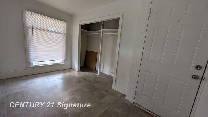 Property Photo:  912 Pleasant Street  MI 48602 