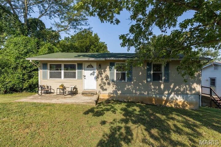 Property Photo: 820 N 7th Street MO 63020
