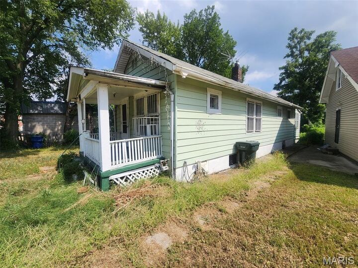 Property Photo: 5626 Vivian Place MO 63136