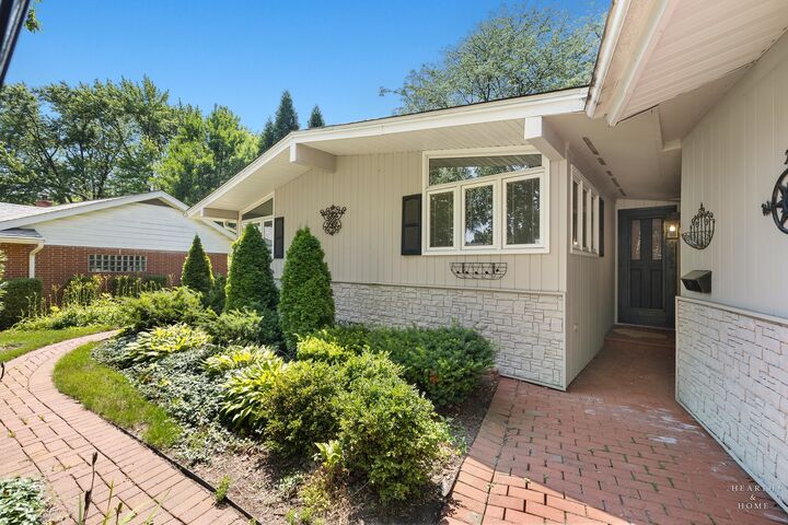 Property Photo: 808 Lill Street IL 60010
