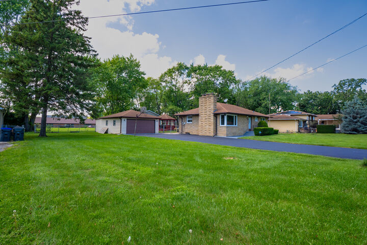 Property Photo: 38402 N Russell Avenue IL 60087