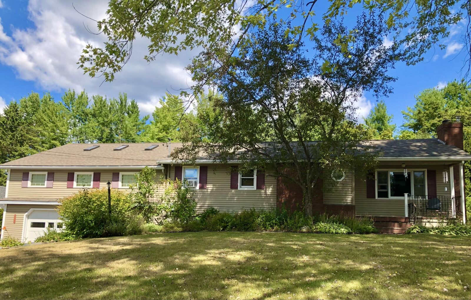 Property Photo:  42 Birchwood Boulevard  ME 04412 