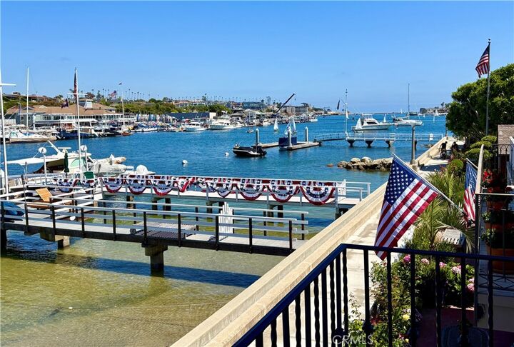 Property Photo: 117 E Bay Front CA 92662