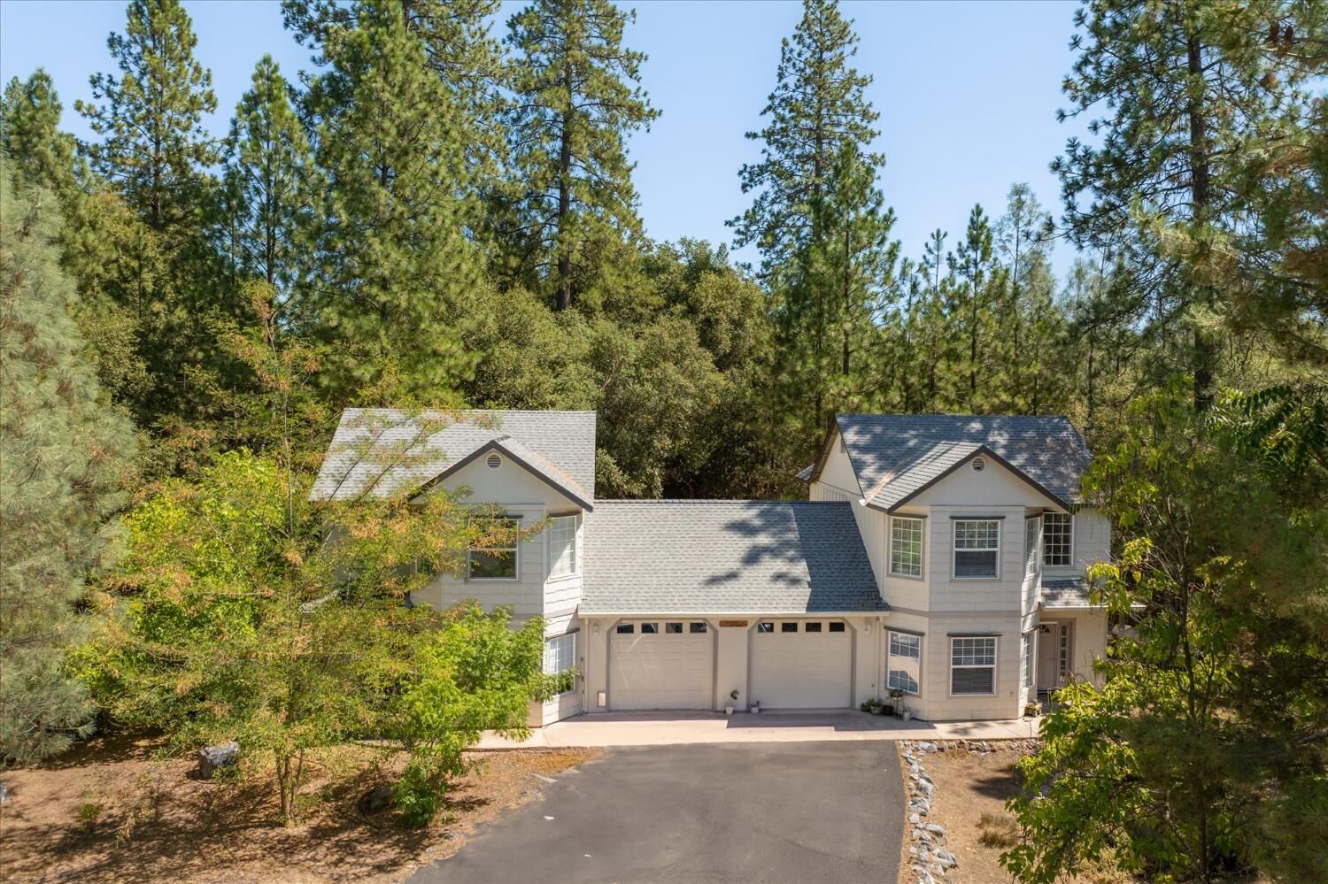 Property Photo: 22125 Becky River Lane CA 95310