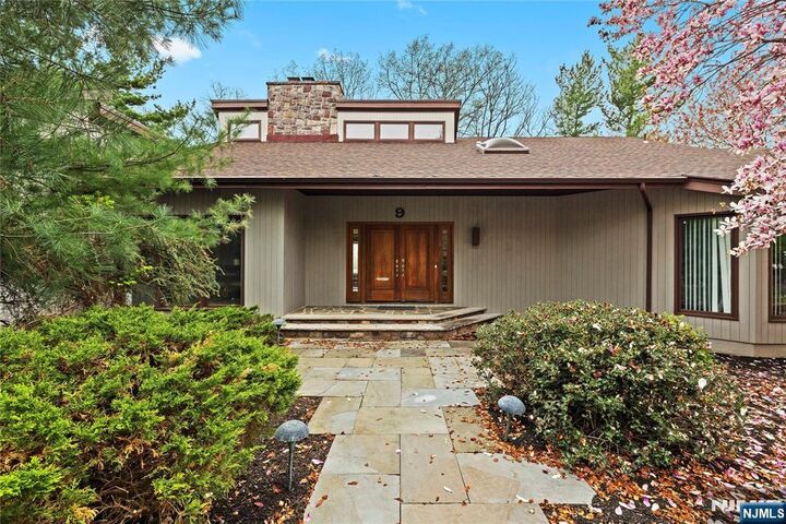 9 Drummond Terrace  Livingston NJ 07039 photo