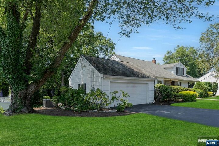 Property Photo:  59 Colonial Road  NJ 07630 