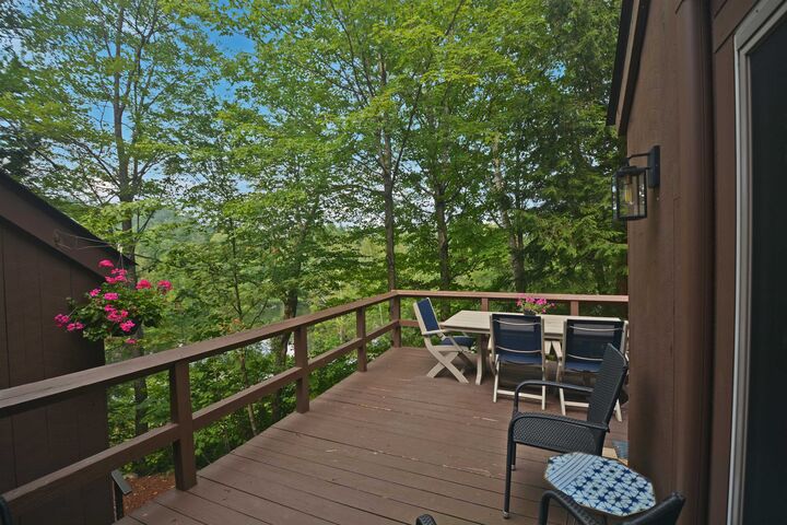 Property Photo:  4 Bay Tree Lane  NH 03753 