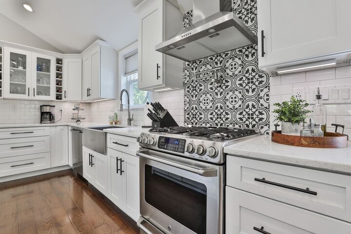 Property Photo: 14 Samoset Drive NH 03079