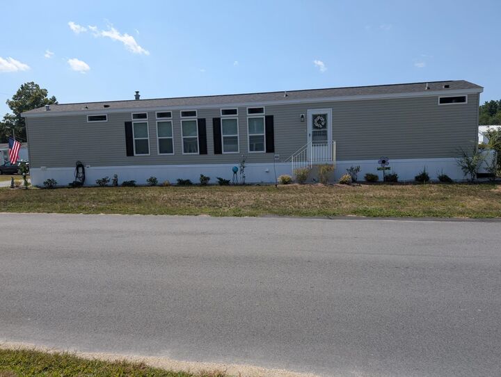Property Photo:  54 Caddy Drive  NH 03079 