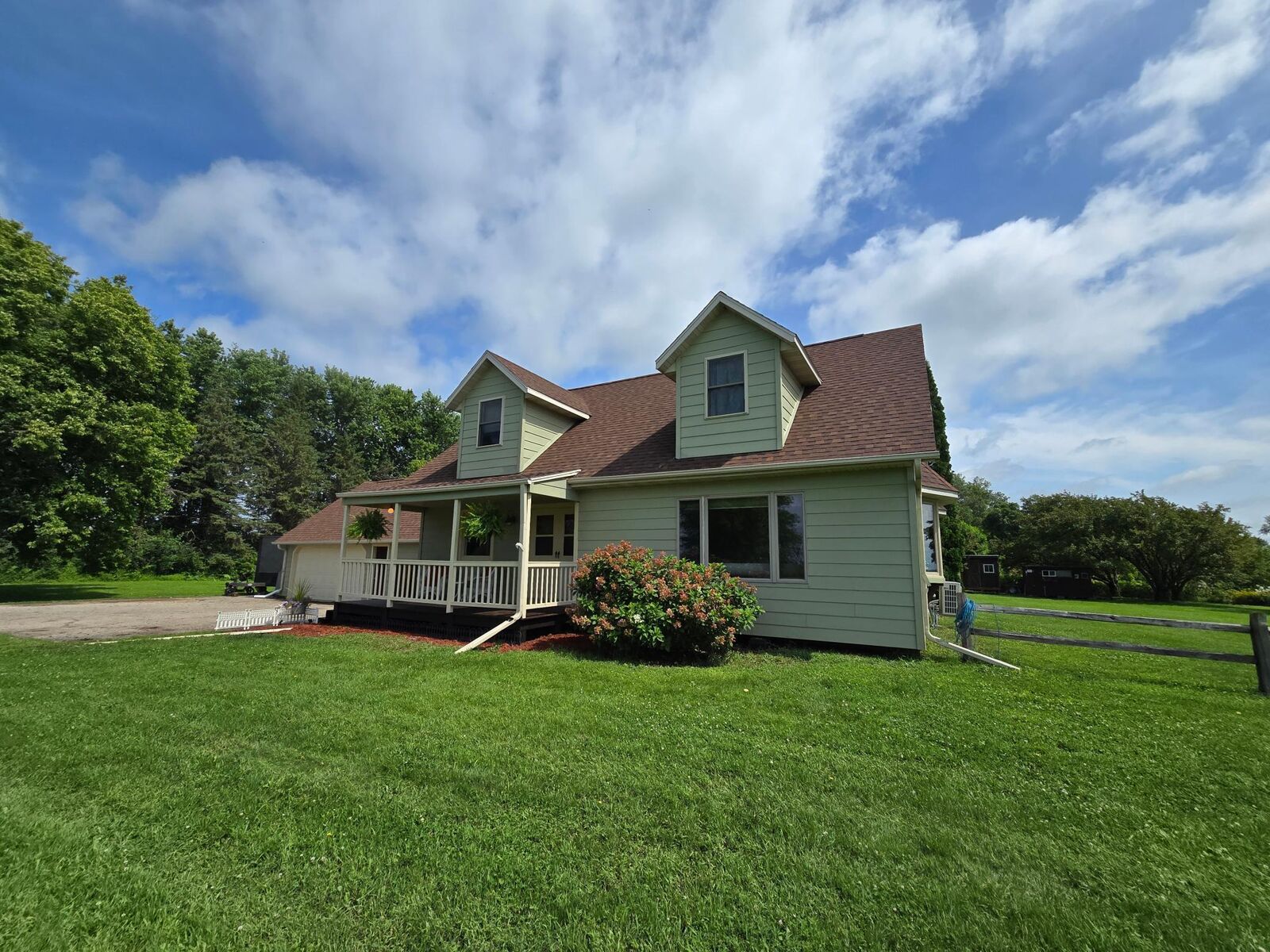 Property Photo:  21474 430th Avenue  MN 56267 