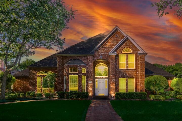 Property Photo:  3808 Montecito Drive  TX 76205 
