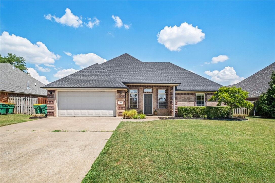 Property Photo: 300 Windsor Drive AR 72719
