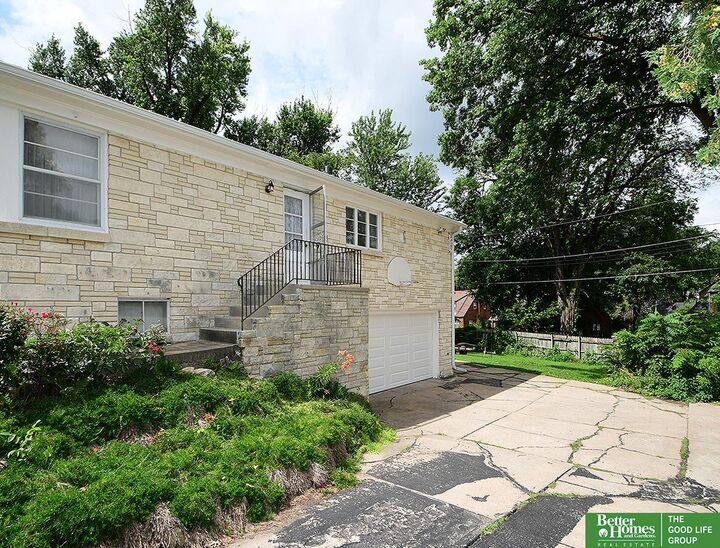 Property Photo:  3326 N 48 Street  NE 68104 