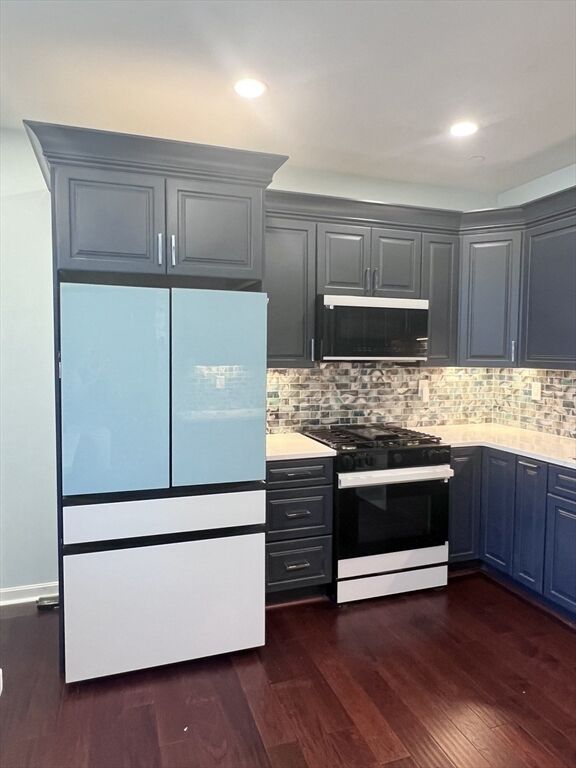 Property Photo:  202 Broadway 33  MA 01841 