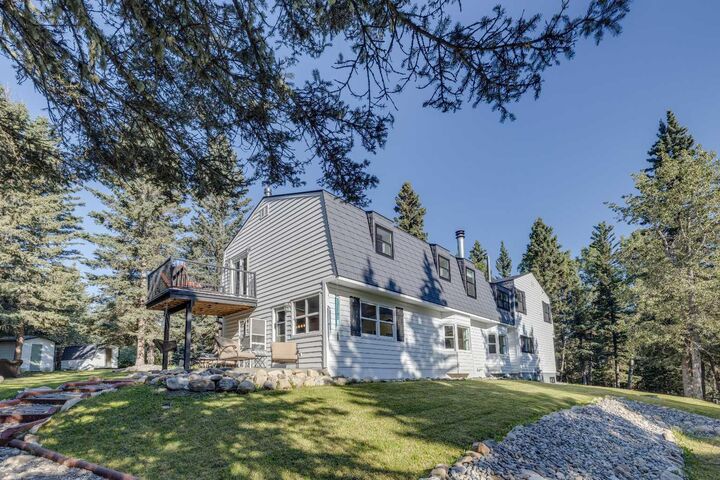 Photo de la propriété:  206056 Highway 762  AB T0L 0K0