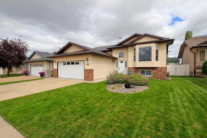 107 Ackerman Crescent  Red Deer AB T4R 3B3 photo
