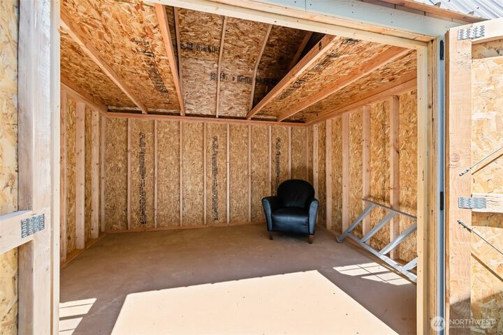 Property Photo: 921 S 3rd Avenue 20 WA 98382