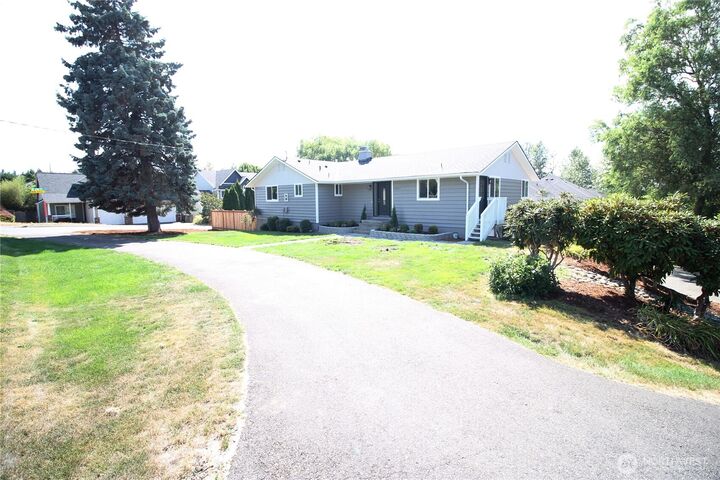 Property Photo:  23805  140th Avenue SE  WA 98042 