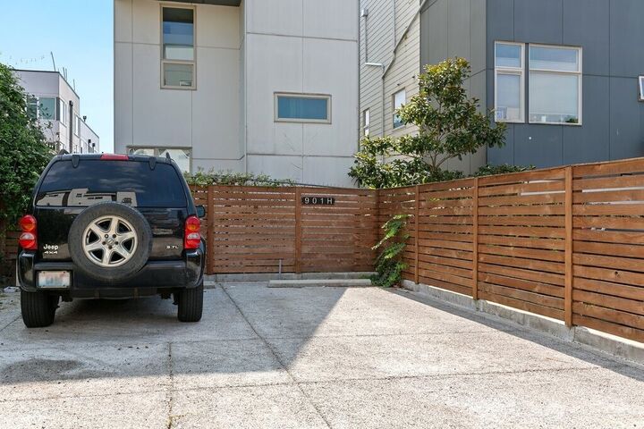 Property Photo:  901  28th Avenue S H  WA 98144 