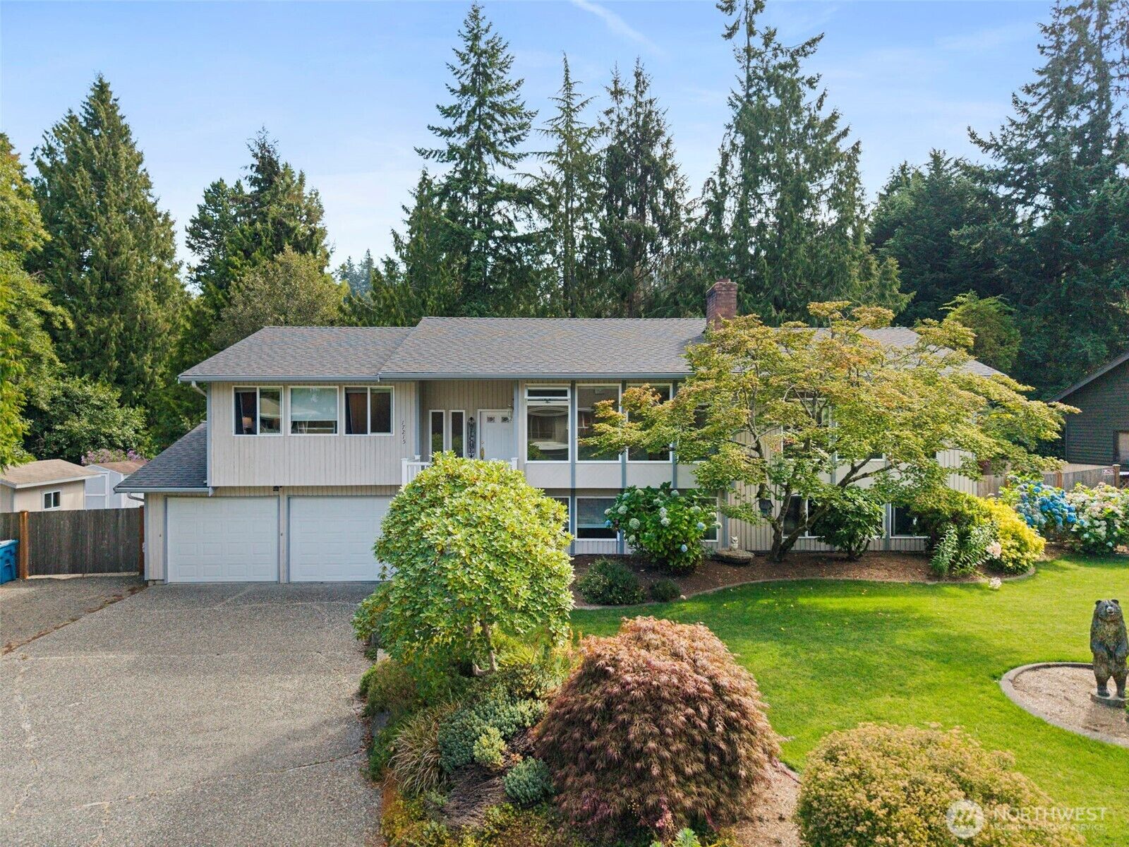 Property Photo: 17215 77th Avenue W WA 98026
