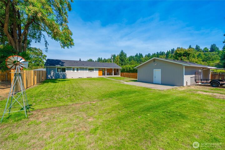 Property Photo:  1838 E Main Street  WA 98002 