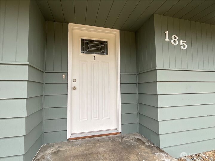 Property Photo:  185 SW 3rd Street  WA 98277 
