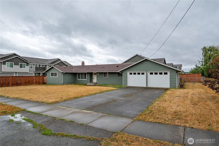 Property Photo: 185 SW 3rd Street WA 98277
